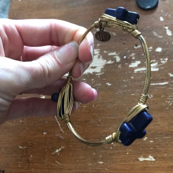 Bourbon and bow ties cross bangle - Picture 2 of 3